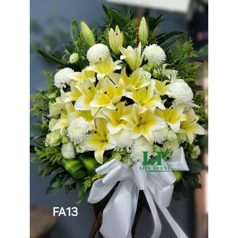 FA_13, 白色大波斯菊黃色百合 帛事花籃